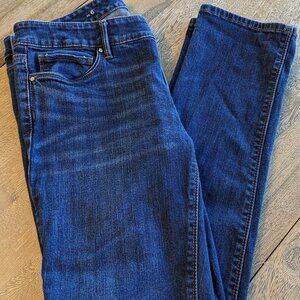 White House Black Market WHBM, Style The Slim, Dark Wash Blue Jeans, Size 6